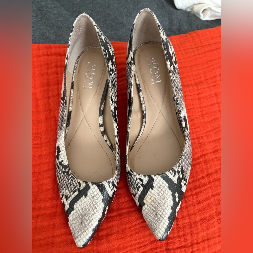 Alfani step n flex size 7.5 faux snake print heels